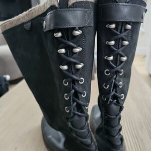 UGG Black Leather Lace-Up Shearling Lined High  Boots Women's Size 8.5